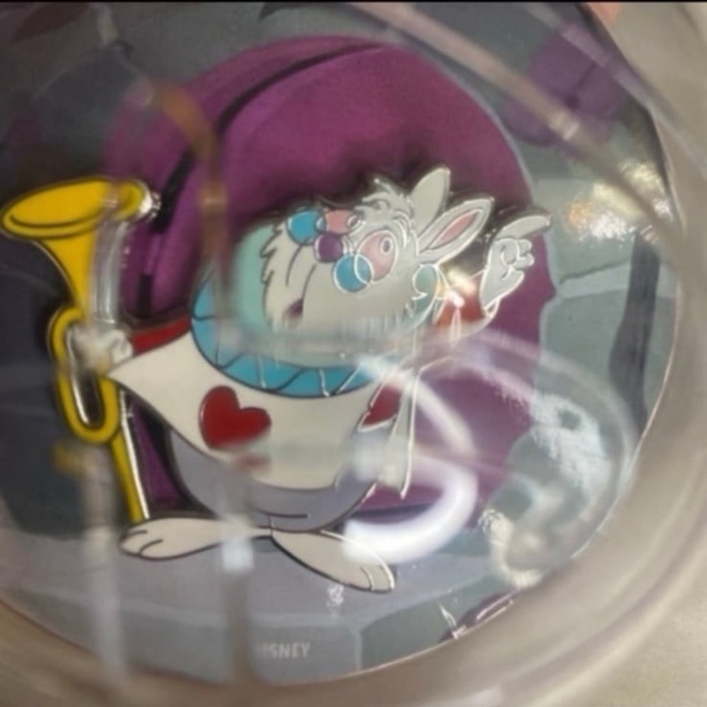 Disney parks Alice in wonderland white rabbit trading pin mystery gift ornament